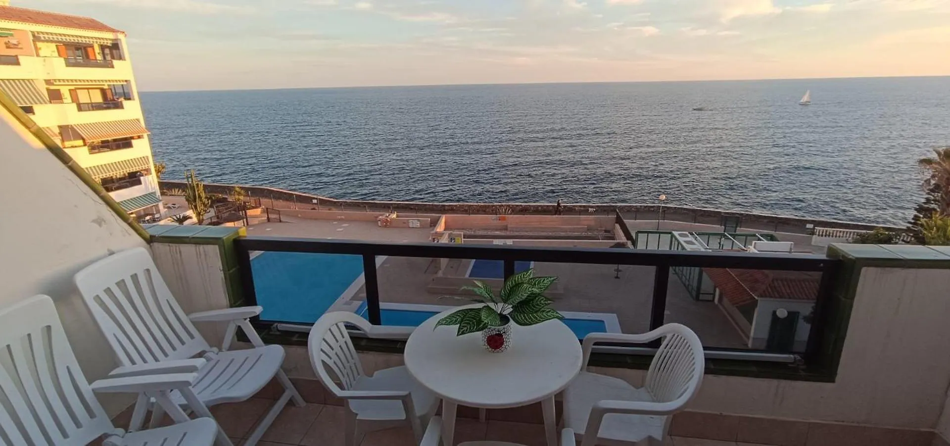 Ladybug Ocean View Apartment Costa Del Silencio